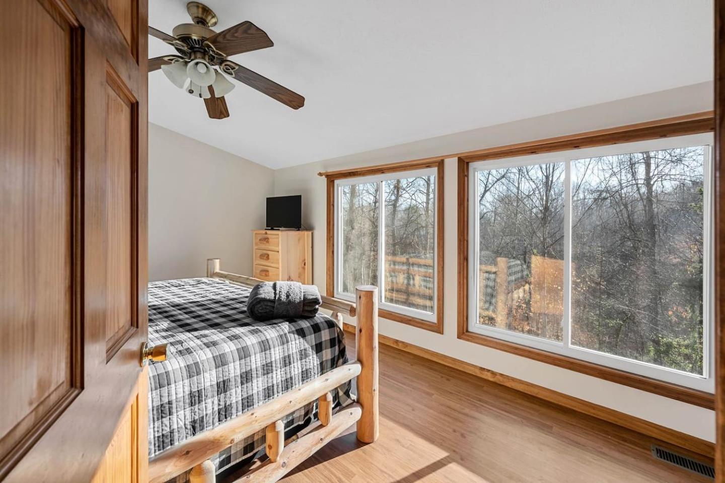 Dog Friendly! Views! Hot Tub! Close To Pf! Gsmnp Sevierville Esterno foto