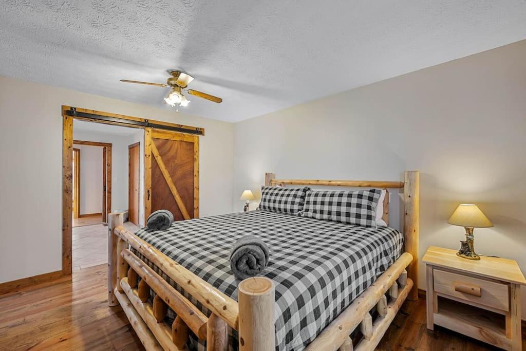 Dog Friendly! Views! Hot Tub! Close To Pf! Gsmnp Sevierville Esterno foto
