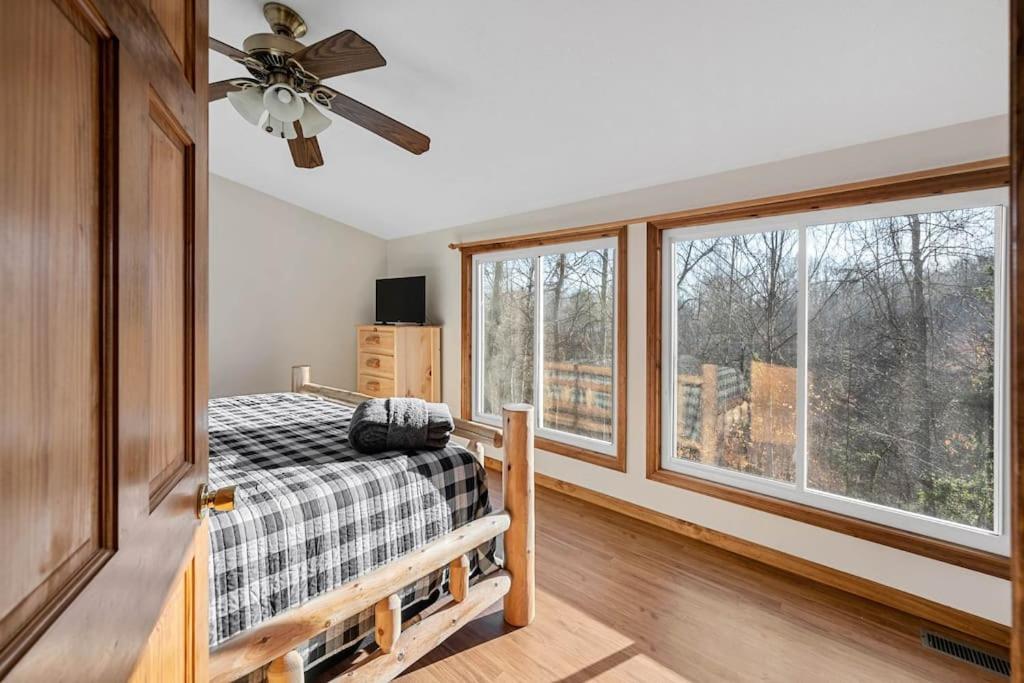 Dog Friendly! Views! Hot Tub! Close To Pf! Gsmnp Sevierville Esterno foto